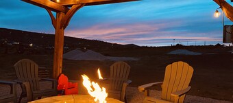 Relax at Loving Life at the Greens! 8 Bed 4.5 Bath Bear Lake Home w/Beds for 33!