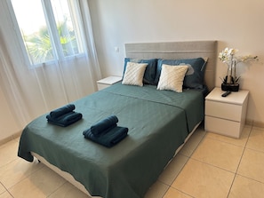 3 chambres, fer et planche à repasser, Wi-Fi gratuit, draps fournis