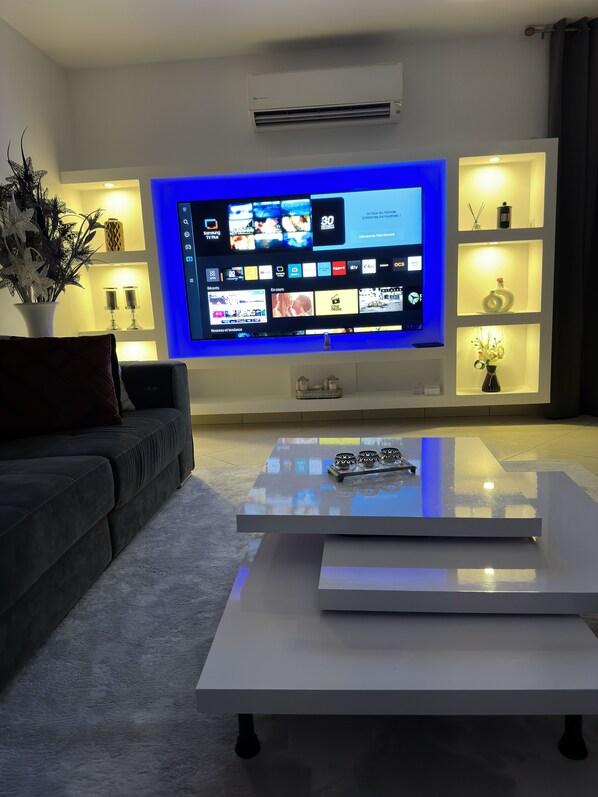 Televisie en een tafeltennistafel