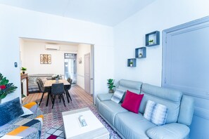 Smart-tv en een open haard