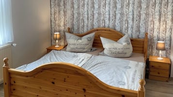 1 Schlafzimmer, Reisekinderbett, kostenloses WLAN, Bettwäsche