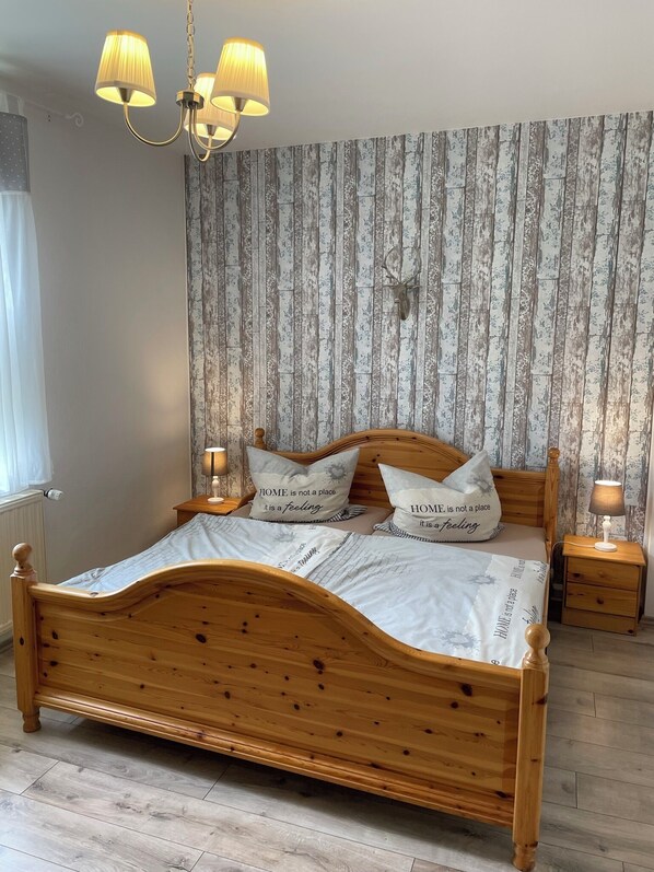 1 bedroom, travel cot, free WiFi, bed sheets