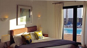 2 bedrooms, in-room safe, iron/ironing board, free WiFi