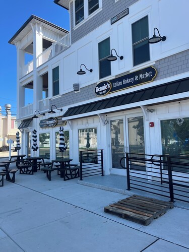 Fabulous pet friendly South End Family Rental