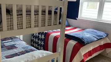 3 bedrooms, travel crib, WiFi