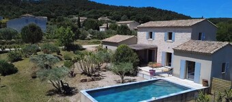 Provencal villa "Les Oliviers", private pool & enclosed grounds.