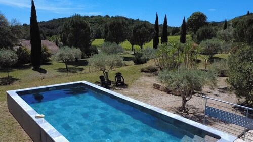 «  les oliviers » avec piscine privée