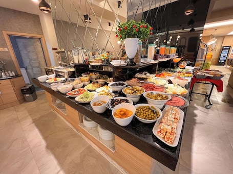 Desayuno bufé gratuito y diario