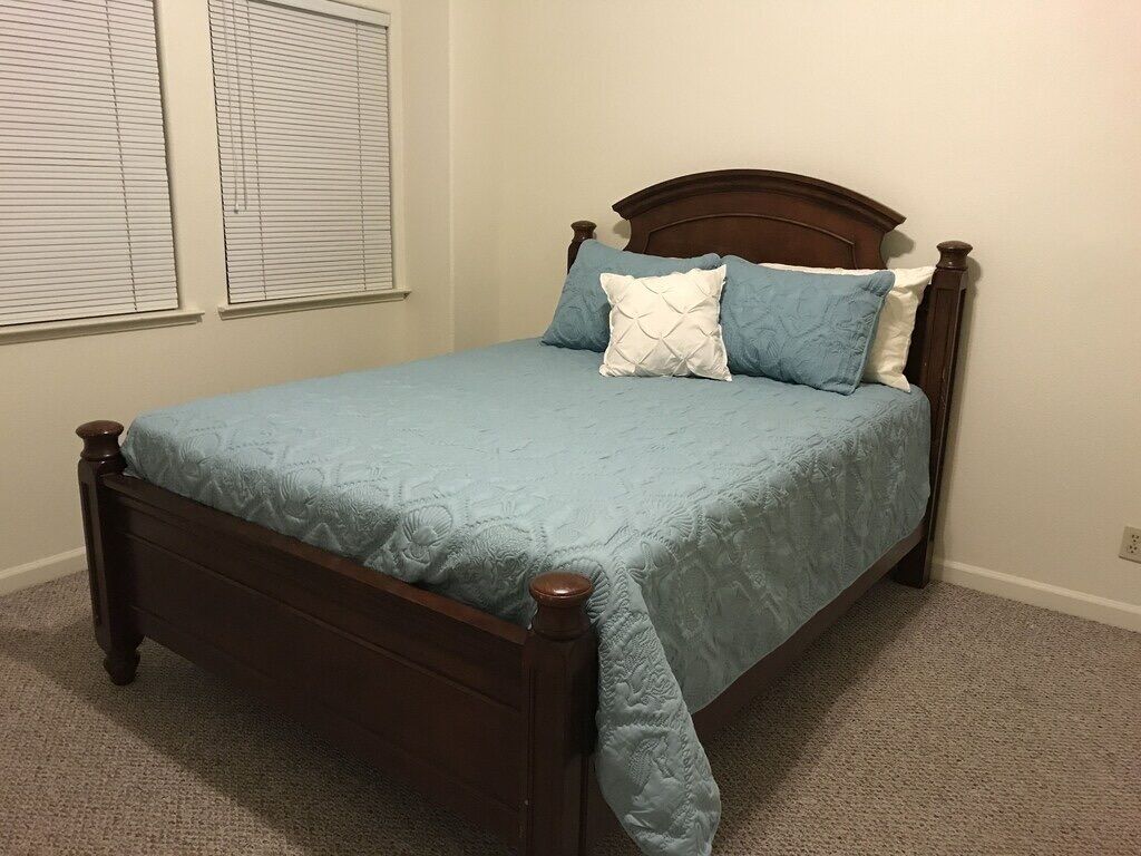 4 slaapkamers, een strijkplank/strijkijzer, gratis wifi, beddengoed