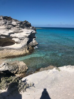 På stranden