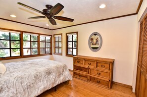 4 Schlafzimmer, Bügeleisen/Bügelbrett, kostenloses WLAN, Bettwäsche