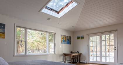 The Hudson Escape – Pool, Hot Tub, & 13 private acres of fun!