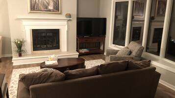 智能电视、DVD 播放器、影片库