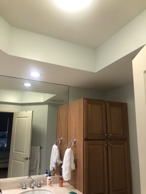 Hair dryer, towels