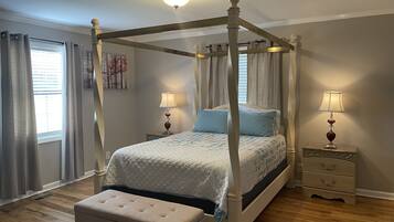 4 bedrooms, desk, iron/ironing board, travel cot