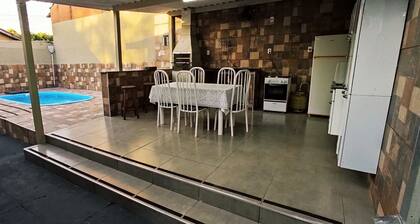 Heated pool, air conditioning, WiFi, 3 minutes from the park