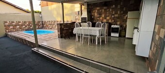 Heated pool, air conditioning, WiFi, 3 minutes from the park