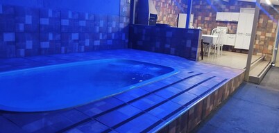 Heated pool, air conditioning, WiFi, 3 minutes from the park