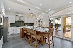 Fridge, microwave, oven, stovetop - Beachfront Villa Just Steps To The Water (Playa Potrero)