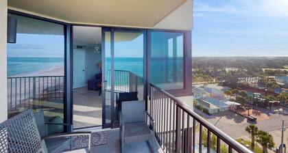 10th-floor, Gulf-front condo with pools, tennis, views, & fast WiFi