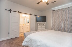 3 bedrooms, iron/ironing board, WiFi, bed sheets