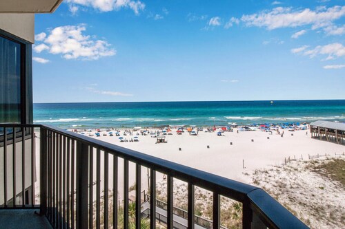 AMAZING VIEWS - OCEAN FRONT on the beach
FREE BEACH CHAIRS - March to October 