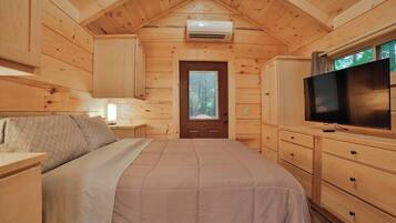 1 bedroom, travel crib, free WiFi, bed sheets