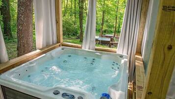 Baignoire à remous extérieure