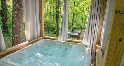 Stefan Cabin Nature Nested Tiny Cabin with Hot Tub
