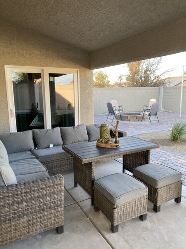 15 minutes to strip !!! Vegas getaway