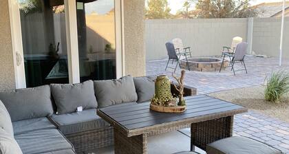 15 minutes to strip !!! Vegas getaway