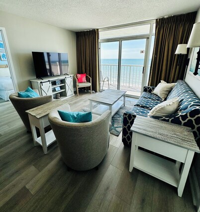 Stunning 2BR Oceanfront Condo - SeaWatch Resort, Myrtle Beach - Unrivaled Views!