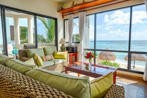 Smart TV, books - Caribbean Jewel!  2 bed/2 bath With Pool And Panoramic Ocean Views (Akumal)