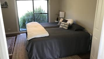 4 makuuhuonetta, silitysrauta/-lauta, Wi-Fi