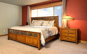 4 soverom, strykejern/-brett, reiseseng for barn og wi-fi (inkludert)