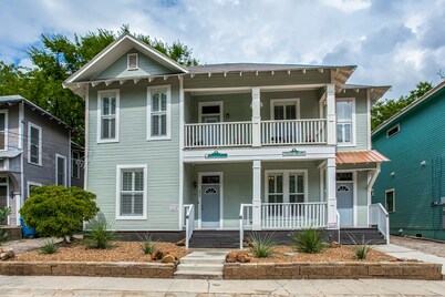 Vicky's Place downtown close to Pearl Brewery, and Riverwalk