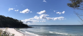 On the Verge - charming Callala Beach cottage