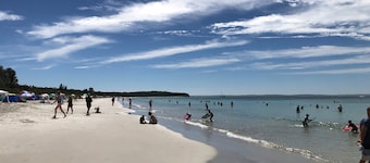 On the Verge - charming Callala Beach cottage