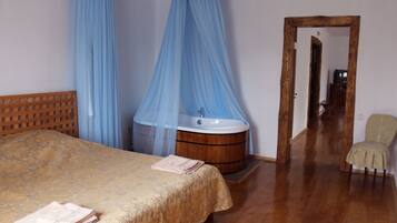 8 quartos, Wi-Fi, roupa de cama