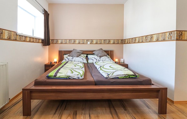 2 bedrooms, free WiFi, bed sheets
