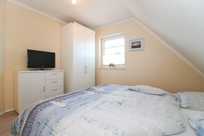 2 Schlafzimmer, Reisekinderbett, WLAN