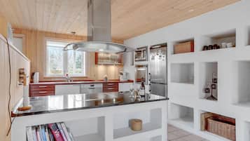 Réfrigérateur, plaque de cuisson, lave-vaisselle, cafetiÚre/bouilloire