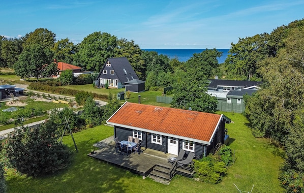 Exterior - Nice home in Glesborg with WiFi (Glesborg)