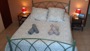 1 sovrum, skrivbord, strykjÀrn/strykbrÀda och gratis wi-fi