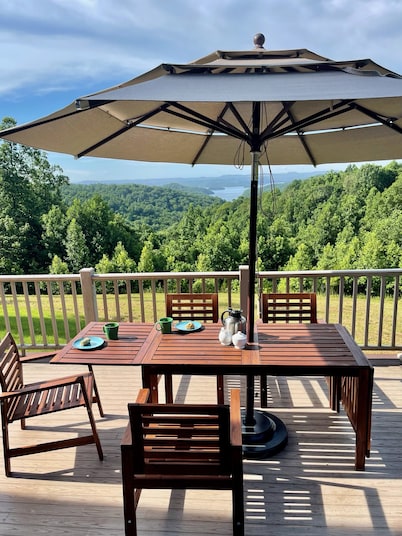Creekview Manor - Dale Hollow Lake with amazing views only minutes to docks