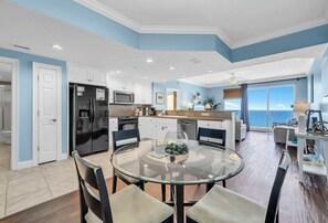 Fridge, microwave, oven, stovetop - 🐶Pet Friendly-GULF Front-Beachside Pool-Parking-2BR Treasure Island 1410🌴 (Panama City Beach)