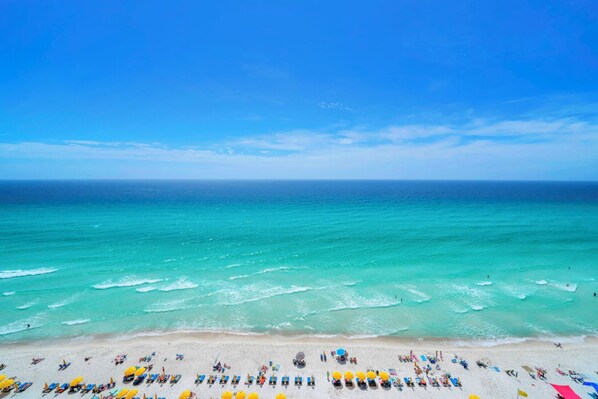 On the beach - 🐶Pet Friendly-GULF Front-Beachside Pool-Parking-2BR Treasure Island 1410🌴 (Panama City Beach)