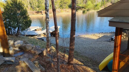 Nice Private 2 Bedroom w Lakeside Sauna Gazebo