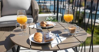 Villa Sea Silhouette