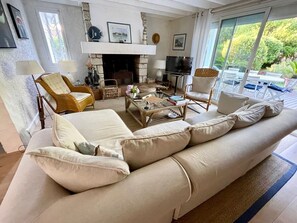 Fernseher, Kamin